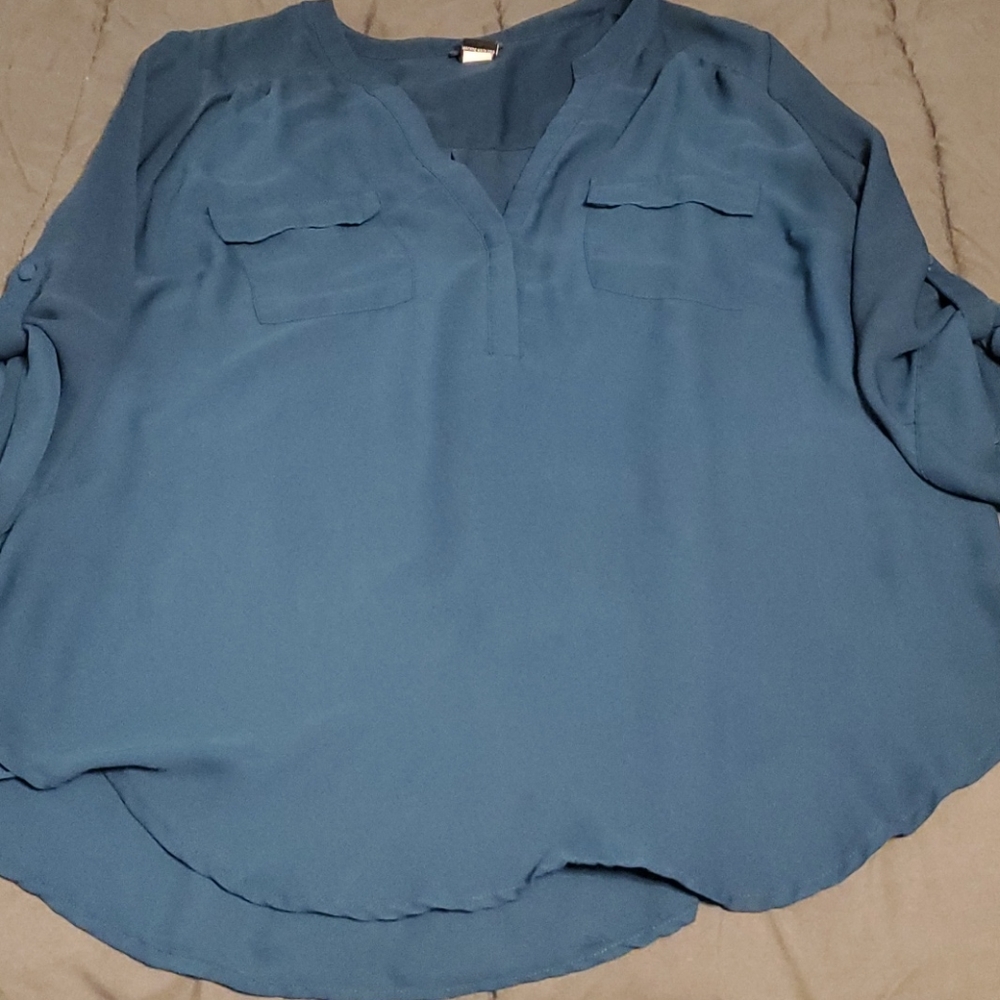 Flattering 3/4 sleeve Hunter Green Torrid blouse